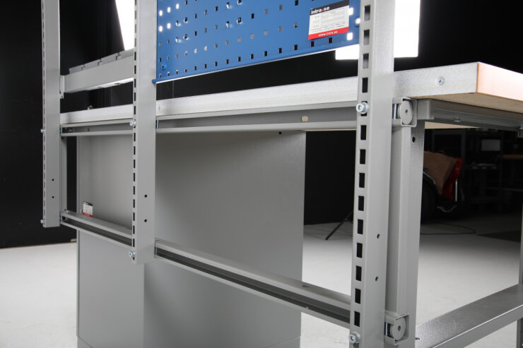 Комплект перфопанелей и комплектующих для рабочего стола шириной 1600 мм - Storit