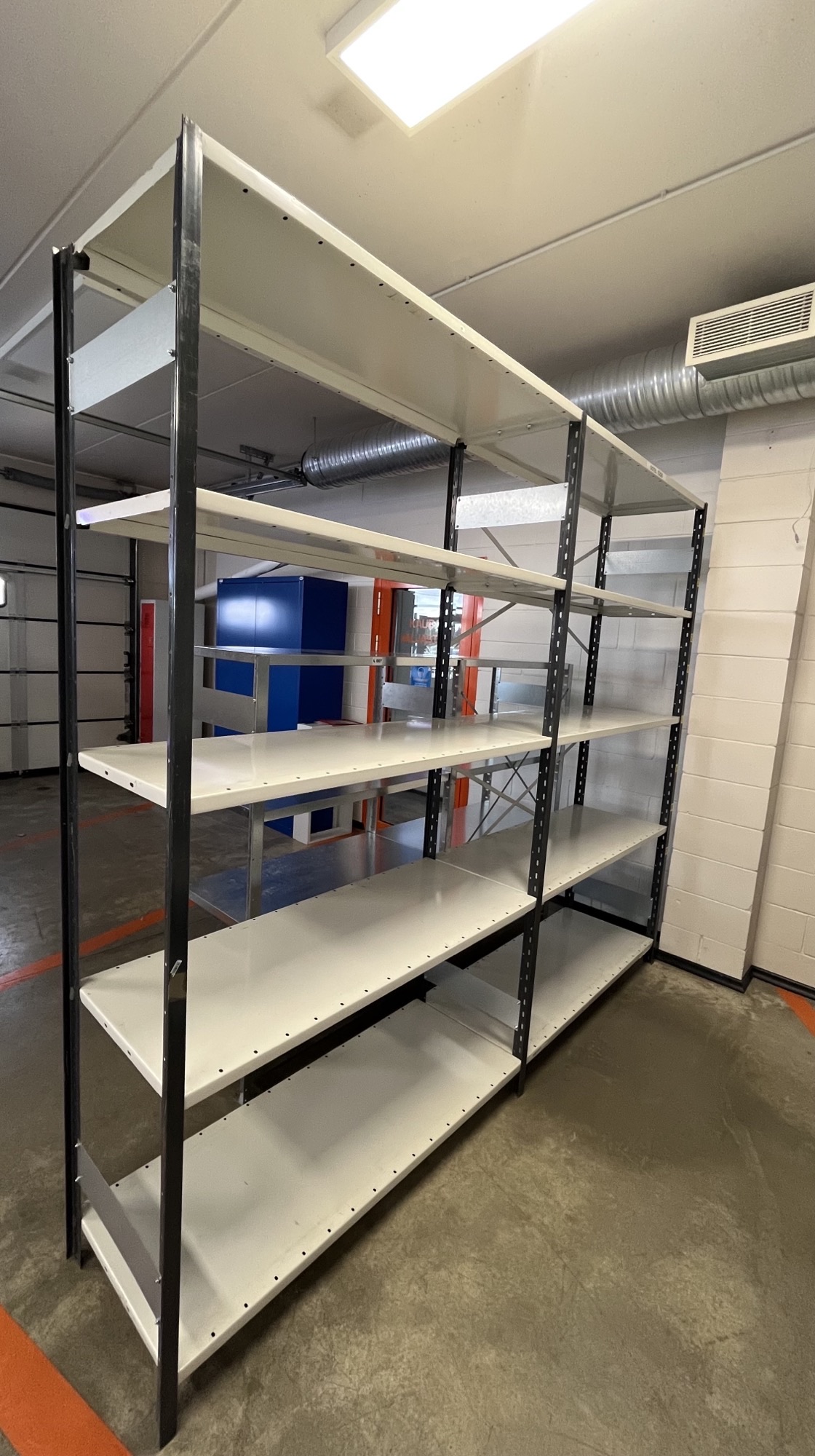 Used shelves • Storit