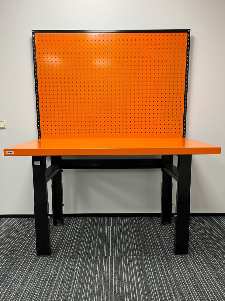Työpöytä Storit 1500x750mm + rei´itetty paneeli 1500x1020mm (500kg) - Storit