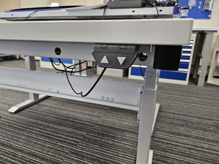 Töölaud LMT 1500×750 mm elektrliselt reguleeritava kõrgusega - Storit