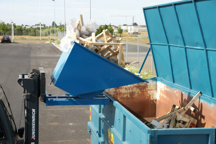 Kallutatav konteiner Tippo 3000, kv 2000 kg - Storit