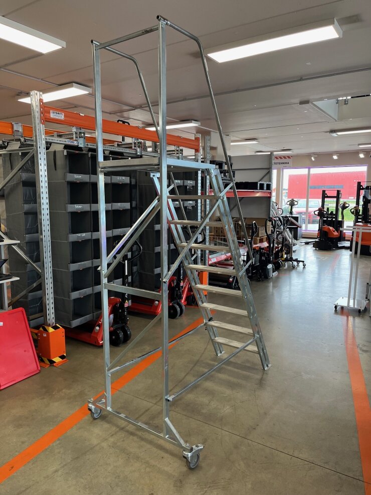Storage ladder with platform H2500 mm, 9 steps - Storit
