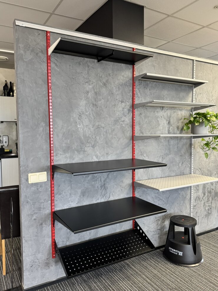 Sovella seinariiul esikusse 900×2000 mm, punane/must - Storit