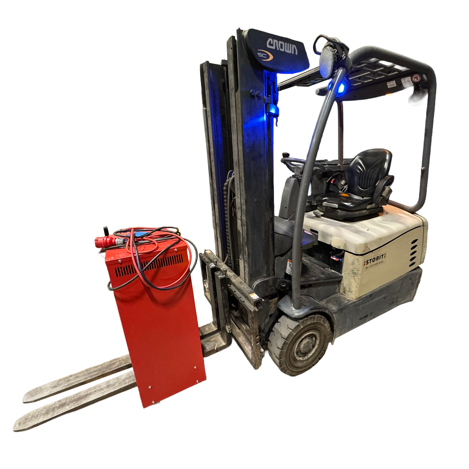 Kasutatud kolmerattaline elektritõstuk Crown SC5320, tõstevõime 1600kg, tõstekõrgus 4370mm, ID1461 Kasutatud kolmerattaline elektritõstuk Crown SC5320, tõstevõime 1600kg, tõstekõrgus 4370mm, ID1461 - Storit