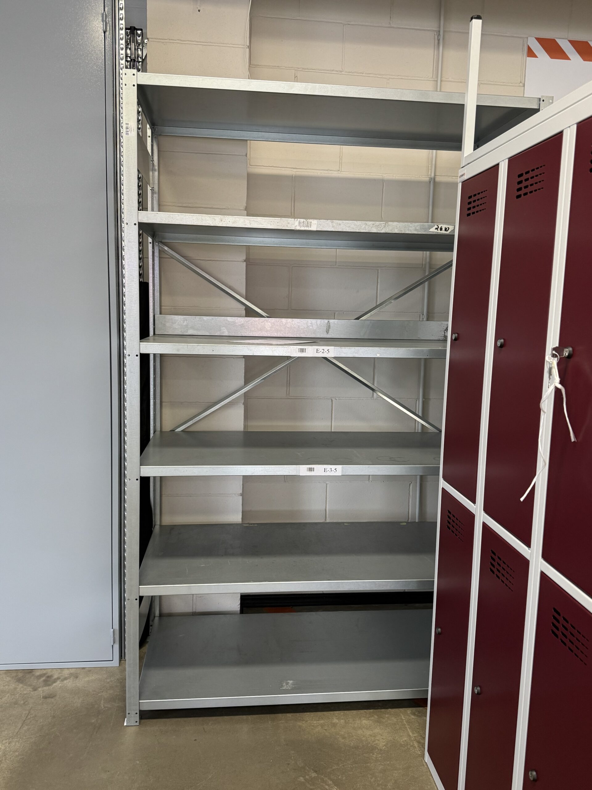 METRO shelf set 6x600x1300x2100mm USED METRO shelf set 6x600x1300x2100mm USED - Storit