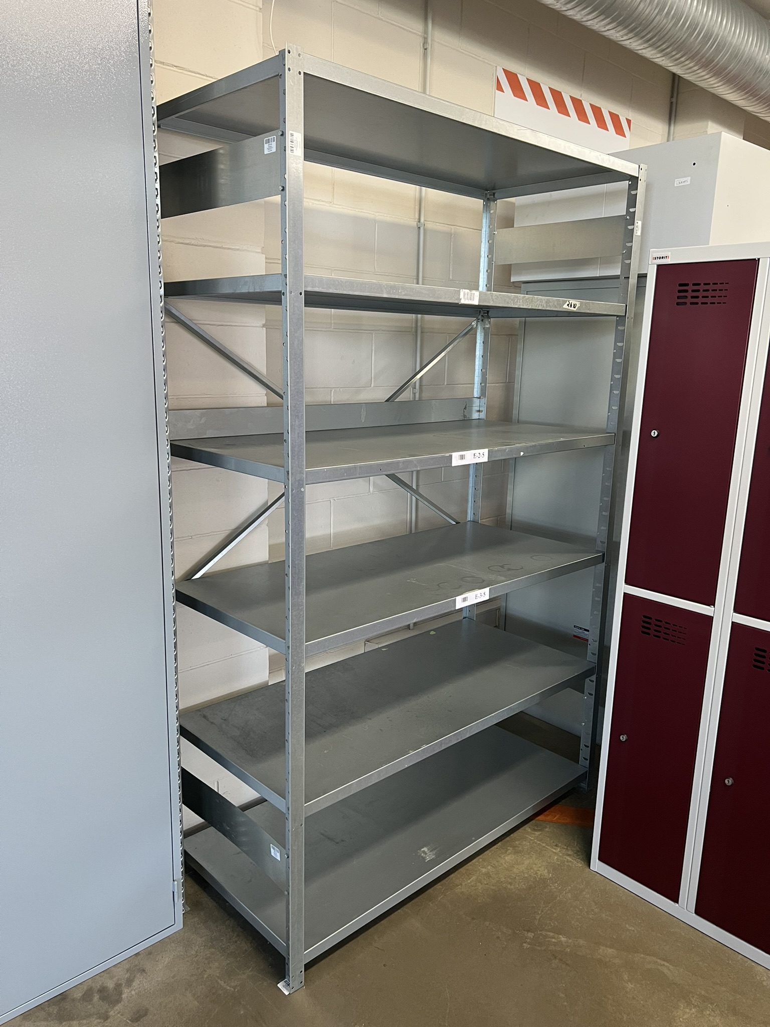 METRO shelf set 6x600x1300x2100mm USED METRO shelf set 6x600x1300x2100mm USED - Storit